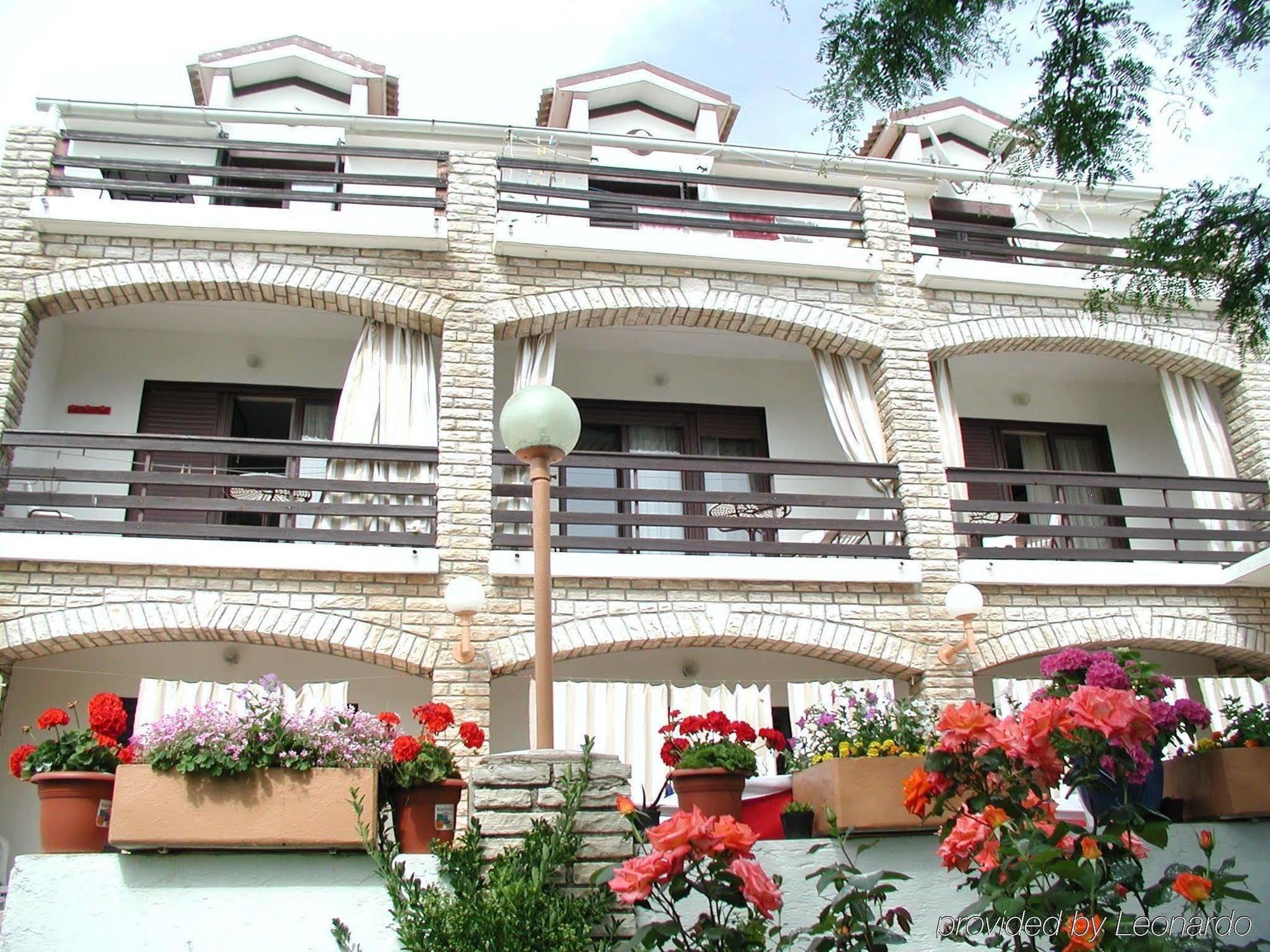 Hotel Tony Pag Town Luaran gambar