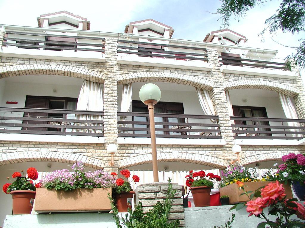 Hotel Tony Pag Town Luaran gambar