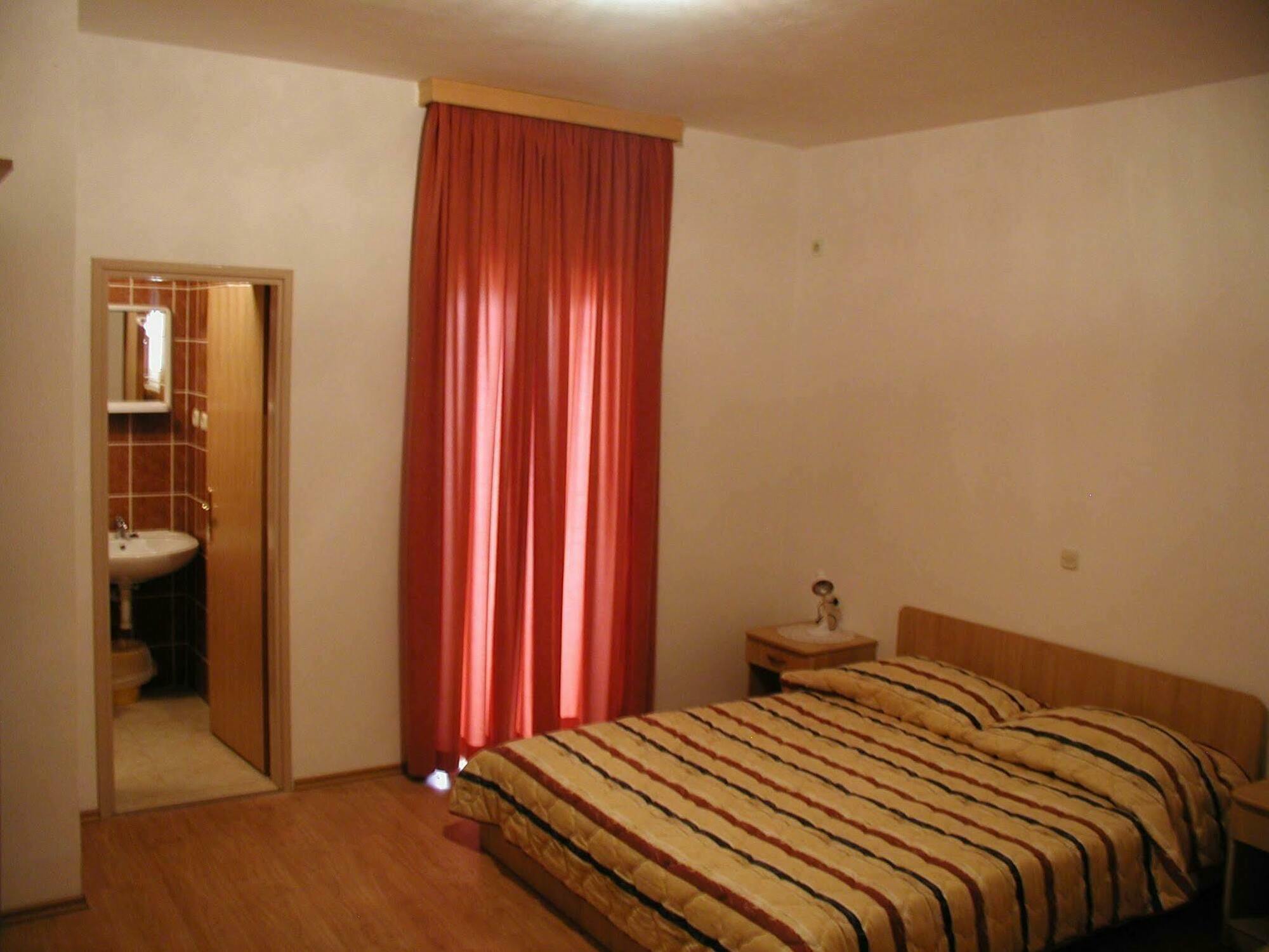 Hotel Tony Pag Town Bilik gambar